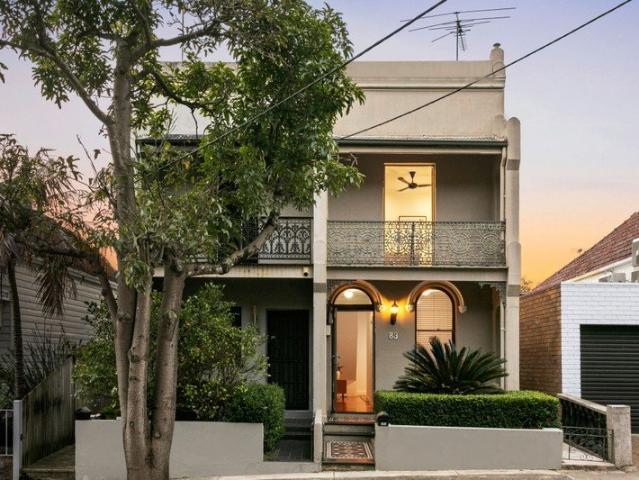 Timeless Terrace Charm in a Coveted Parkside Setting