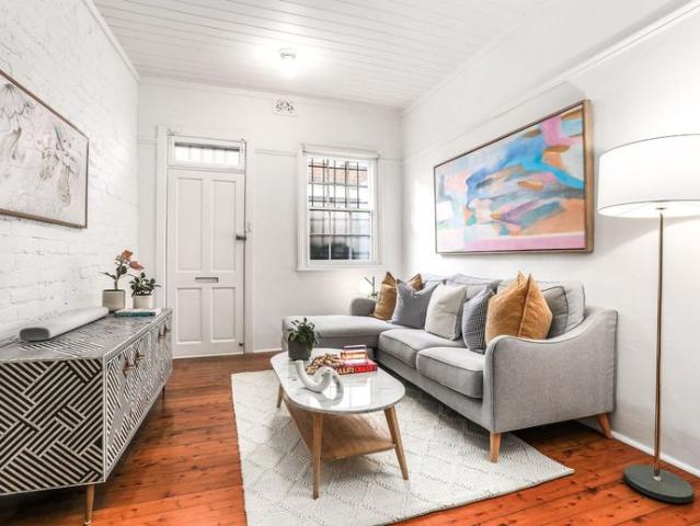 Timeless terrace in classic Paddington setting