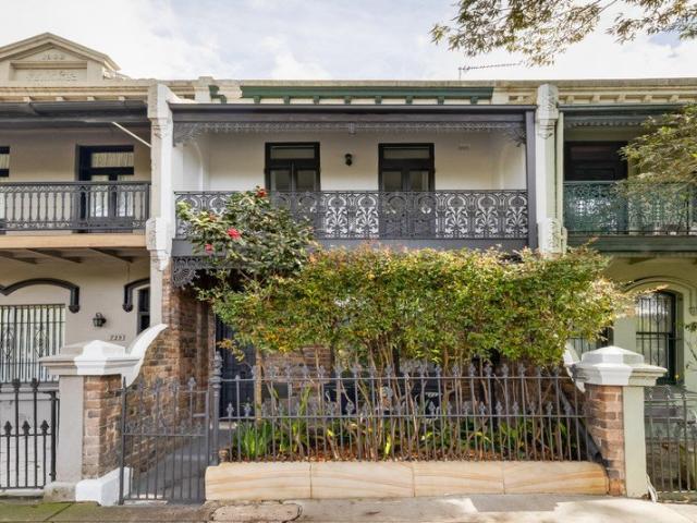 Timeless three bedroom Victorian terrace
