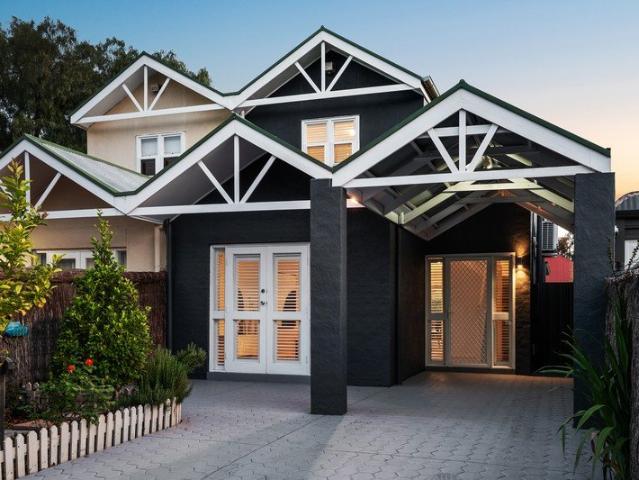 Timeless Townhouse Style & a Backyard Made for Entertaining