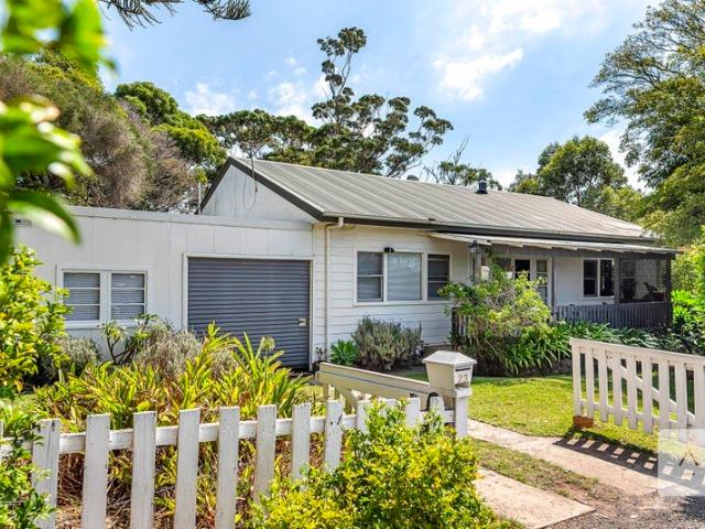 Timeless Ulladulla Classic on a Generous Parcel of Land