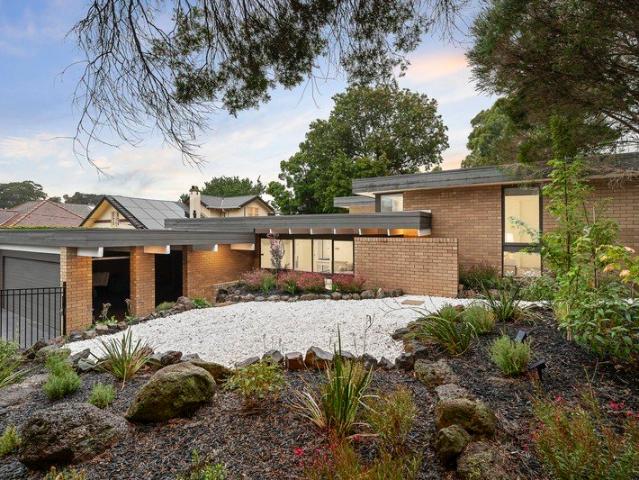 UNDER OFFER Timeless Architectural Appeal in a Prized Malvern East Setting