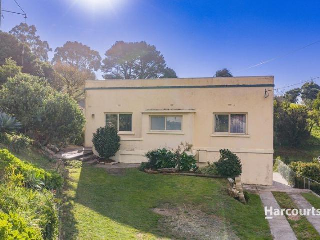 Timeless Art Deco Charm with Space, Flexibility and Views