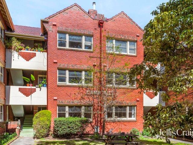 Timeless Art Deco Charm in Leafy Elwood