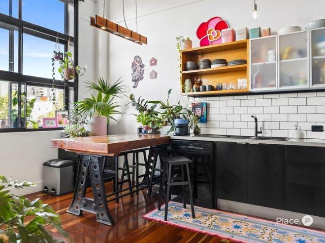 Timeless Art Deco Elegance Within Brisbane's Iconic Sun Apartments