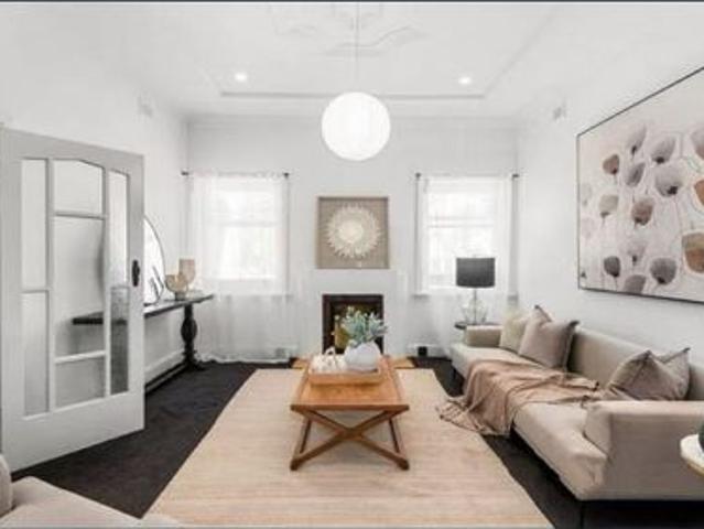 Timeless Art Deco Elegance in Prestigious Tusmore