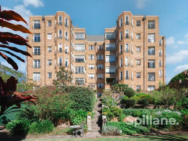 Timeless Art Deco Living in the Renowned Segenhoe