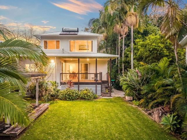 Timeless Bangalow Elegance with Village Convenience