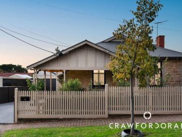 Timeless Bungalow Charm with a Seamless Indoor Outdoor Focus