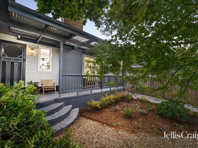 Timeless character charm in a picturesque garden setting