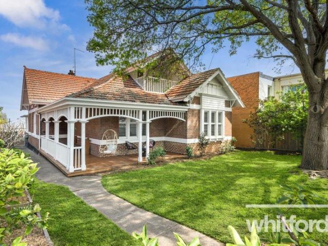Timeless character, generous proportions and city convenience