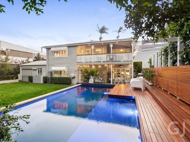 Timeless Character Elegance on 916sqm