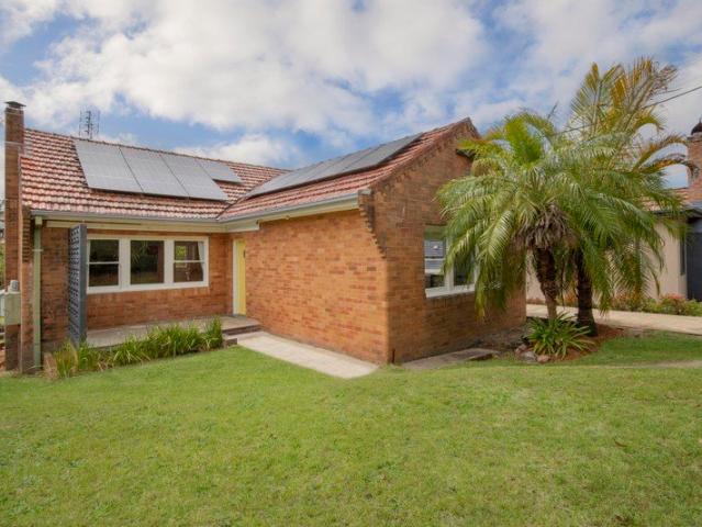 Timeless Character, Expansive Block & Endless Possibilities Rear Lane Parking for Inspections 38 Cotterill Lane