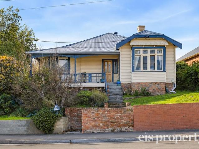 Timeless Character & Expansive Living in New Town