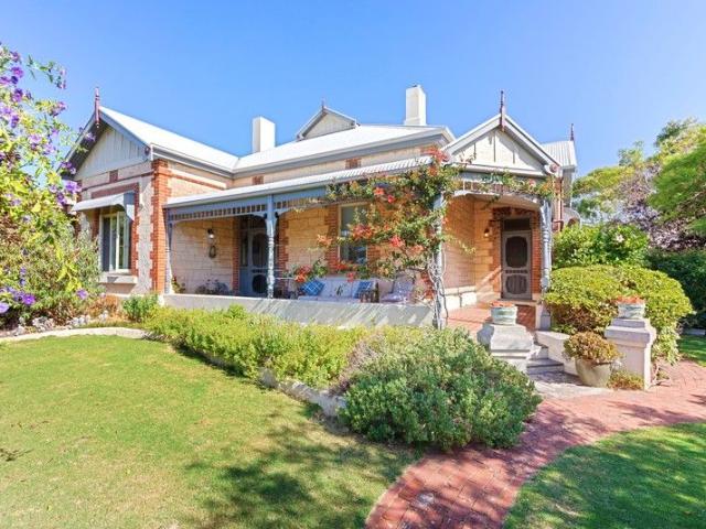 Character Family Home Opposite Parnkalla Trail Near Shelley Beach & Port Lincoln CBD