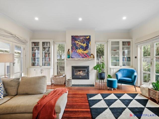 Timeless Character in a Peaceful Ventnor Setting Just 450m from the Beach