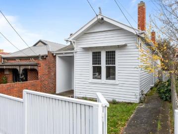 Timeless Character In Bakery Hill!