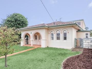 Warrnambool, Woolsthorpe - Equipped kitchen
