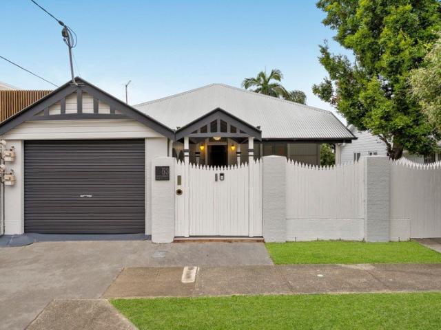 Inspect SAT 11.30am = Dual Occupancy 1925 Character home