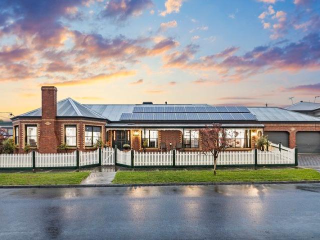 Timeless Character Meets Rare Parkland Views!