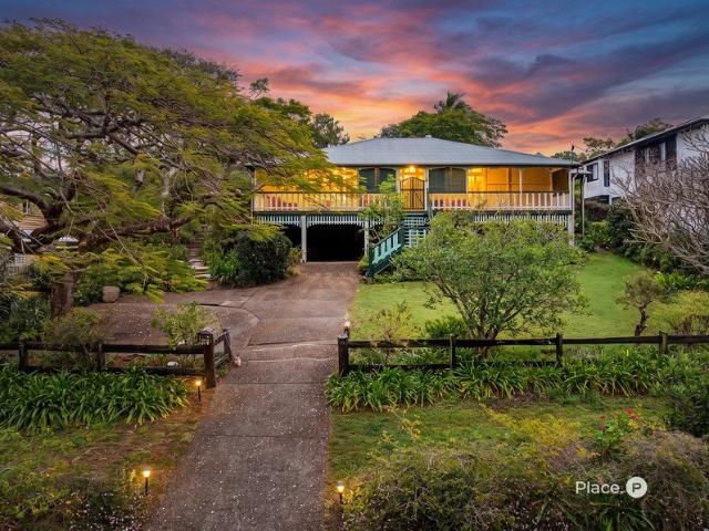 Timeless Character Queenslander, Endless Potential on Elevated 1,017m2
