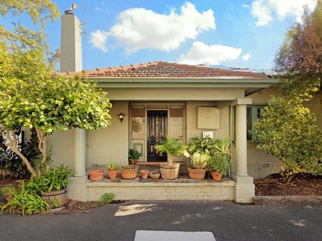 Selling at Land Value. Georgeous House