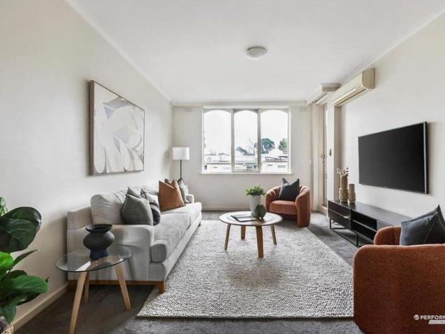 Timeless Charm with Leafy Outlooks in a Connected Location