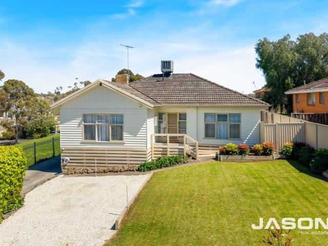 TIMELESS CHARM WITH STUNNING VALLEY VIEWS