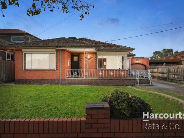 Timeless Charm, Contemporary Comfort in a Prime Lalor Location