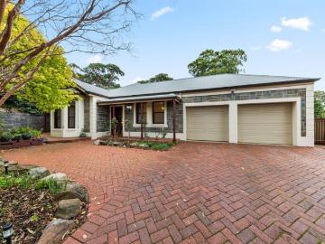 Timeless Charm & Family Living in the Heart of Flagstaff Hill