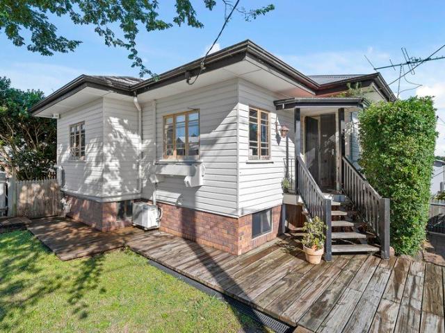 Timeless Charm in an Convenient Moorooka Location