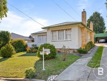 TIMELESS CHARM IN PRIME BALLARAT EAST LOCATION ON LARGE BLOCK
