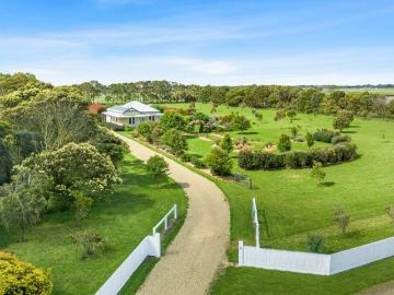 Southern Cross, Moyne, Woolsthorpe - Equipped kitchen