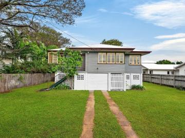Timeless Charm, Space & Convenience on a Huge 1012sqm Block