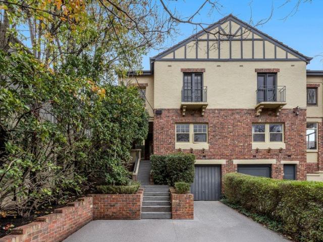 Timeless Charm Surrounded By Parks, The Yarra & Toorak Village