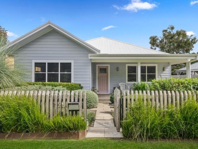 Timeless Cottage Charm with Designer Flair