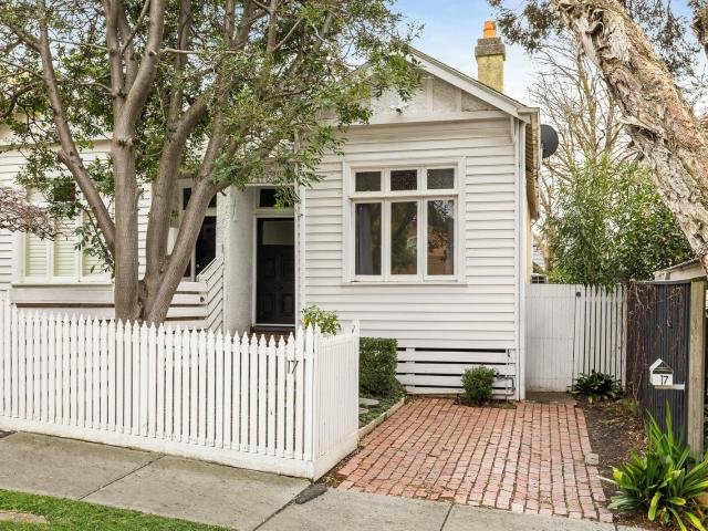 Timeless Edwardian Charm with a Stunning New Bathroom and Expansive North Facing Garden