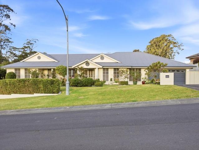 Timeless Elegance in a Coveted Mollymook Location