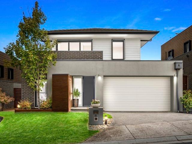 Timeless Elegance in an Exclusive Prestige Setting