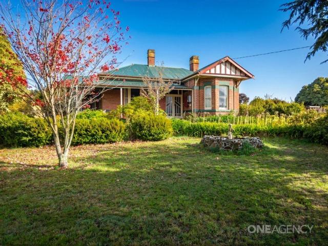 Timeless Elegance Meets Country Grandeur