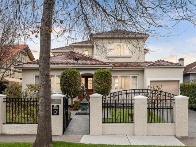 Timeless Elegance, Modern living