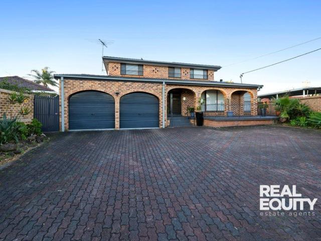 Timeless Elegance & Refined Family Living Designed For Effortless Entertaining