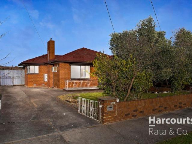 Timeless Family Charm with Endless Potential
