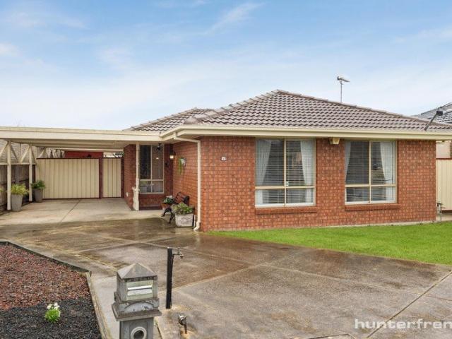 TIMELESS FAMILY APPEAL IN A BLUE CHIP SETTING