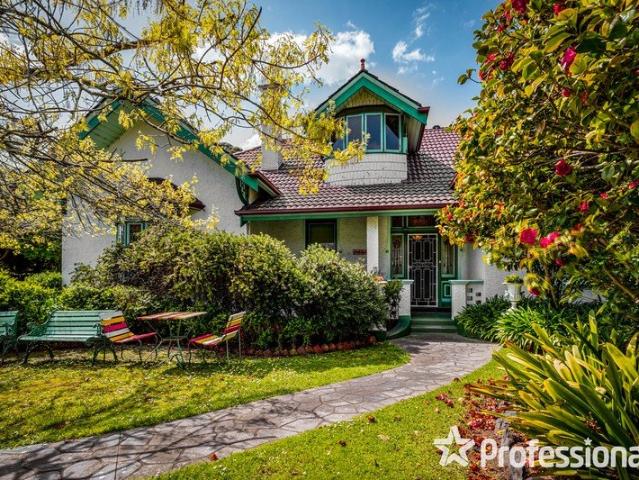 Timeless Federation Masterpiece from 1906 Set on a Half Acre Part of Yarram's History. Often stated to be the finest Home in Yarram?
