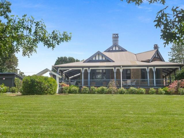 Timeless Federation Charm in the Heart of Moss Vale