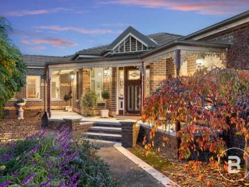 Timeless Hawthorn Brick Elegance in Exclusive Kennington