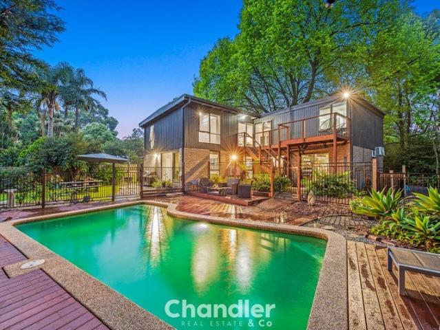 Timeless Hills Charm with a Contemporary Twist on 1,144m²