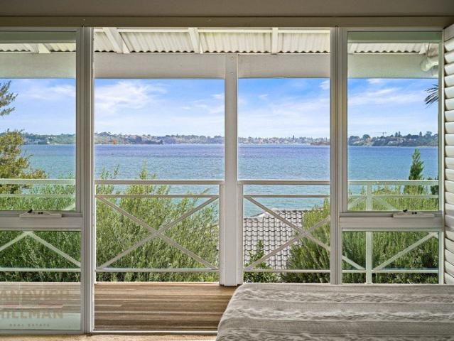 TIMELESS HOME WITH RIVER PANORAMA