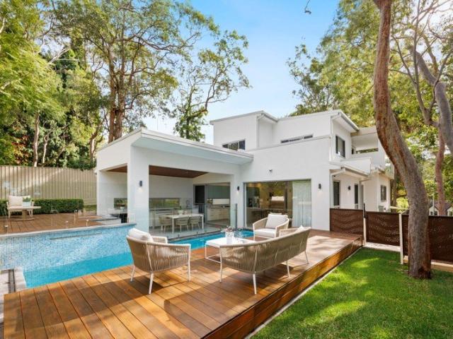 Timeless Luxury Redefined A Masterclass in Contemporary Elegance